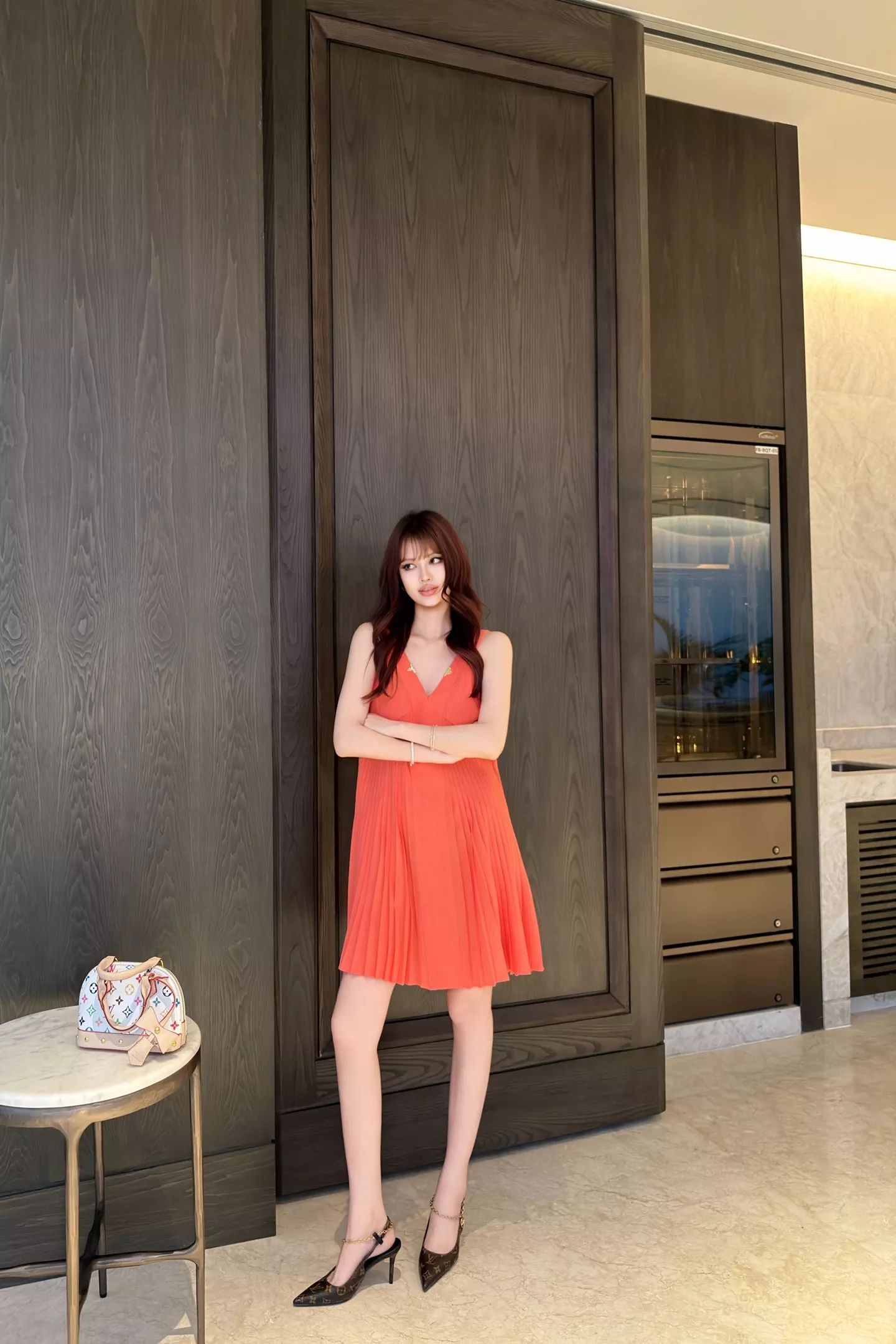 로에베 브이넥 플리츠 민소매 원피스 상세 이미지 48