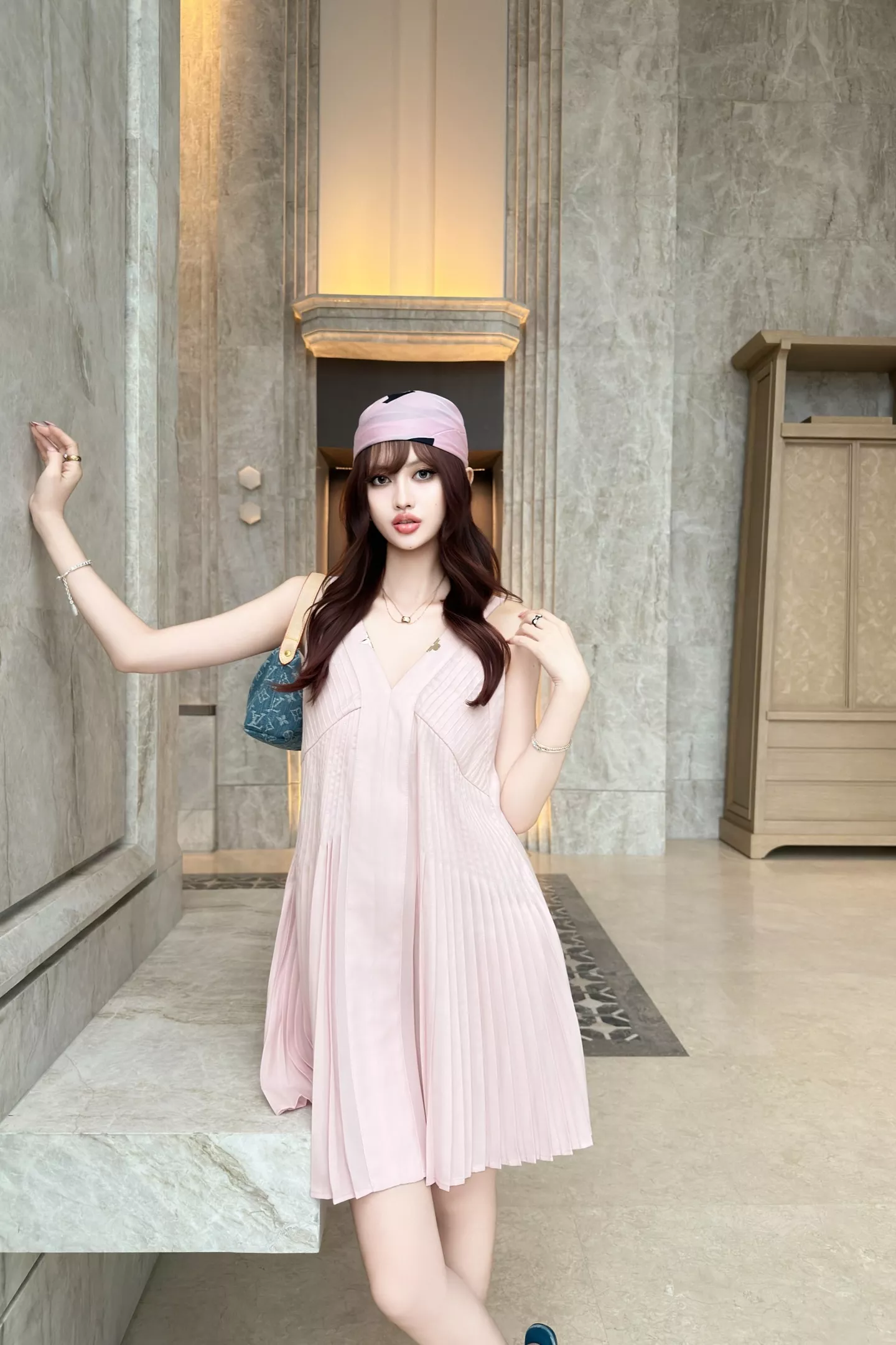 로에베 브이넥 플리츠 민소매 원피스 상세 이미지 71
