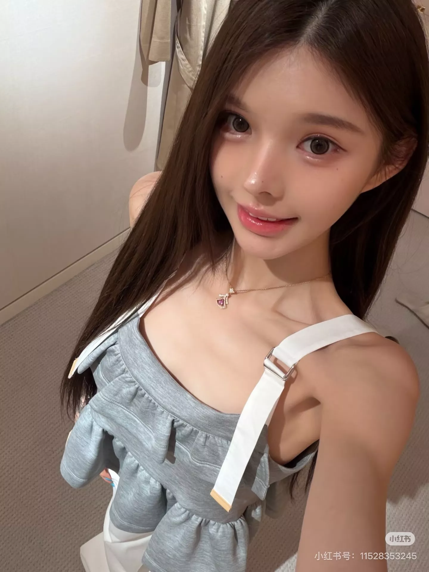 로에베 프릴 디테일 여성 슬리브리스 탑 상세 이미지 36