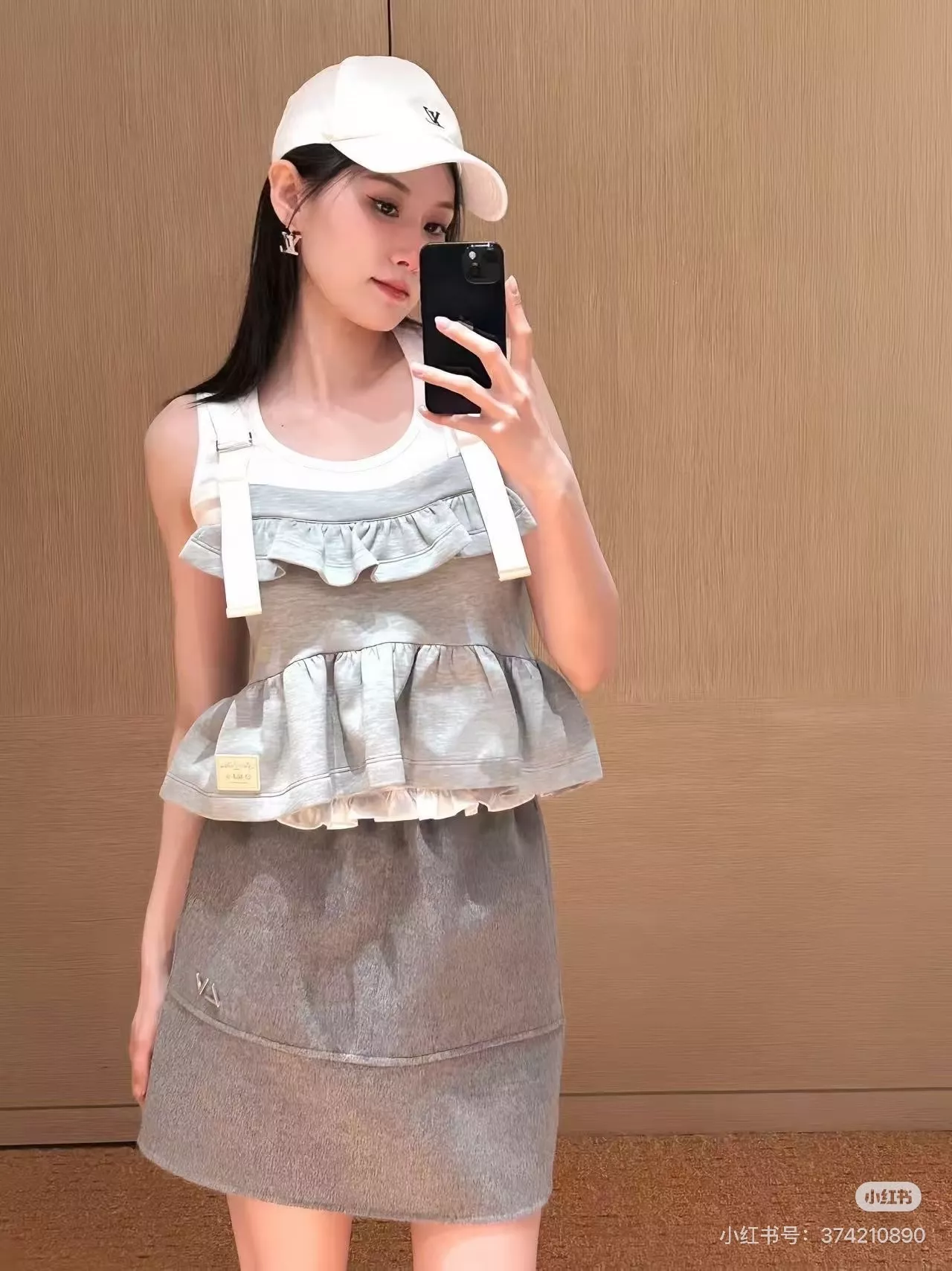 로에베 프릴 디테일 여성 슬리브리스 탑 상세 이미지 23