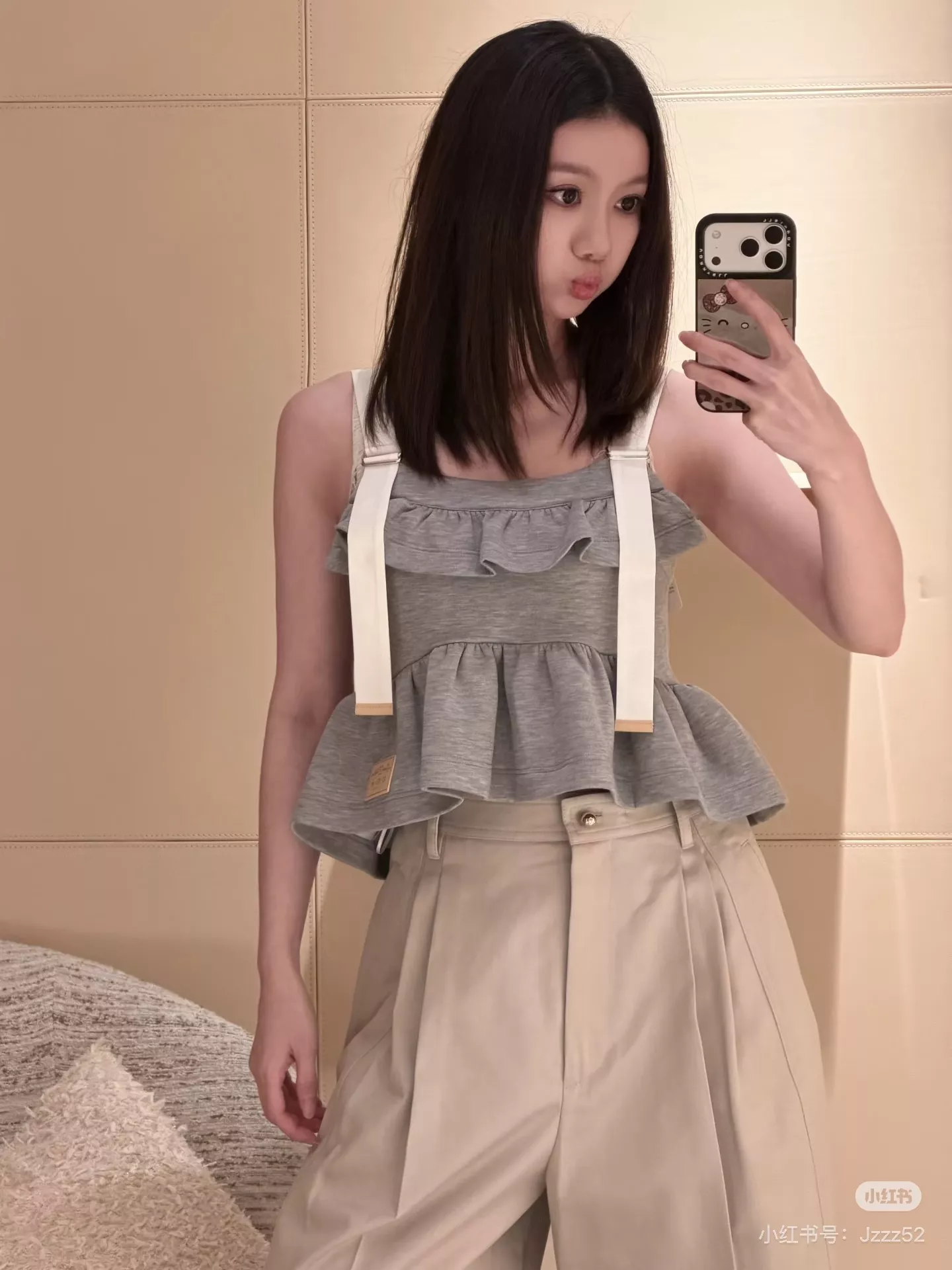 로에베 프릴 디테일 여성 슬리브리스 탑 상세 이미지 26