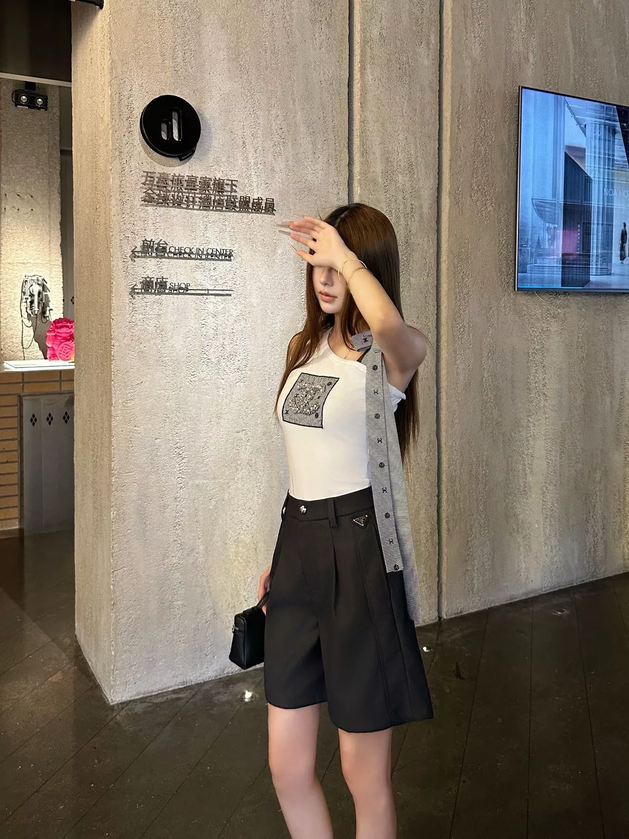 프라다 여성 하이웨이스트 정장 숏팬츠 상세 이미지 26