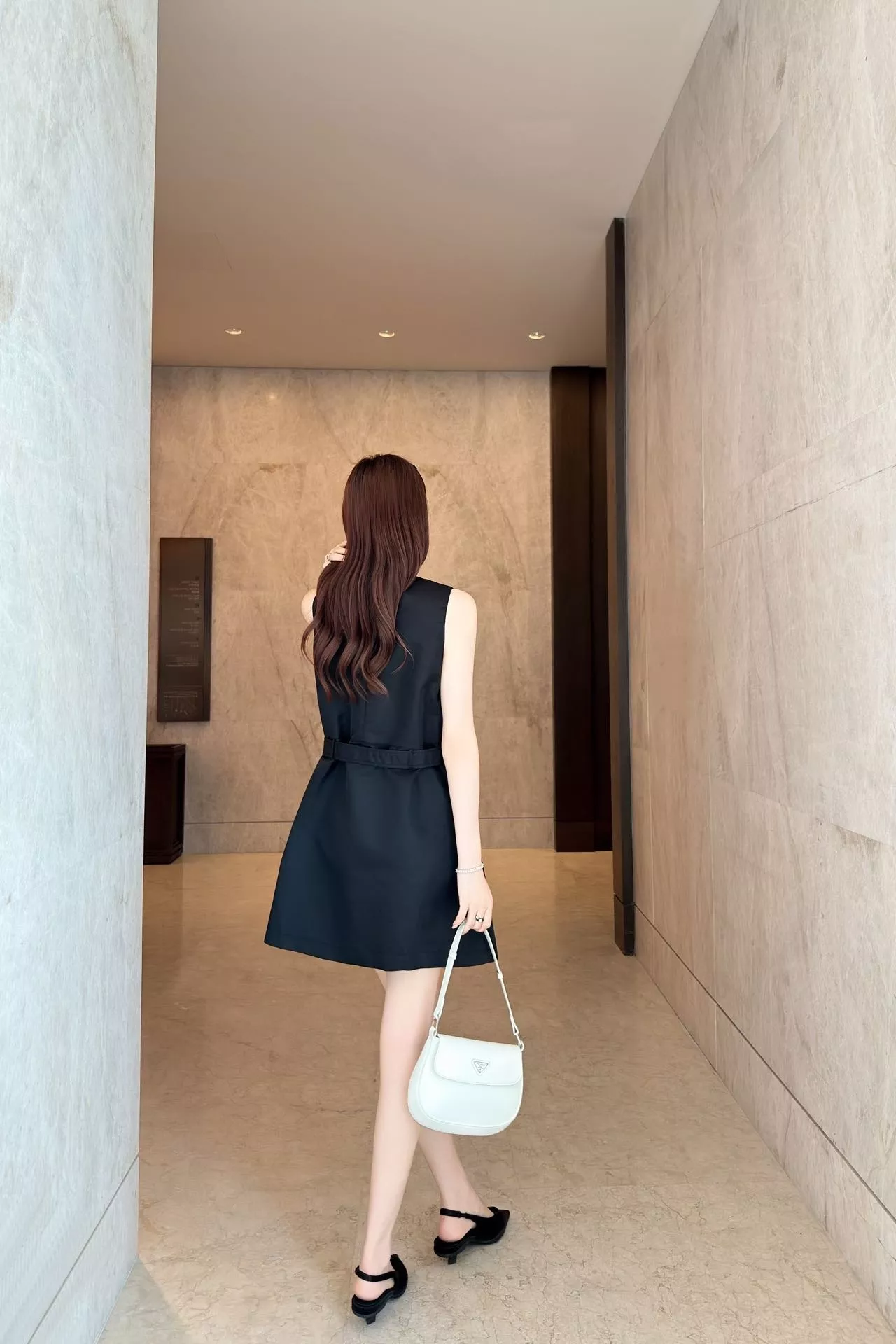 프라다 블랙 공업풍 민소매 원피스 상세 이미지 18