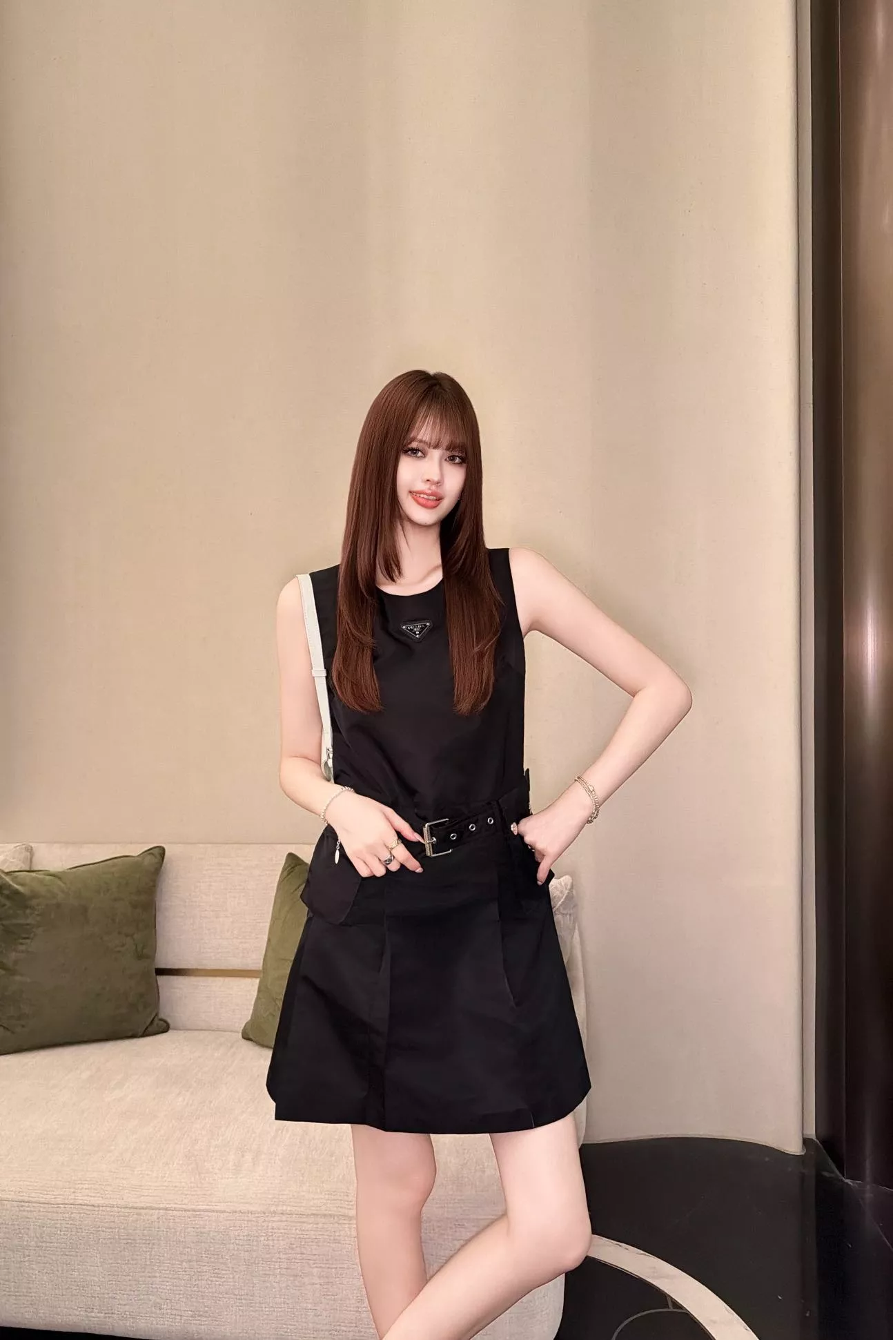 프라다 블랙 공업풍 민소매 원피스 상세 이미지 13
