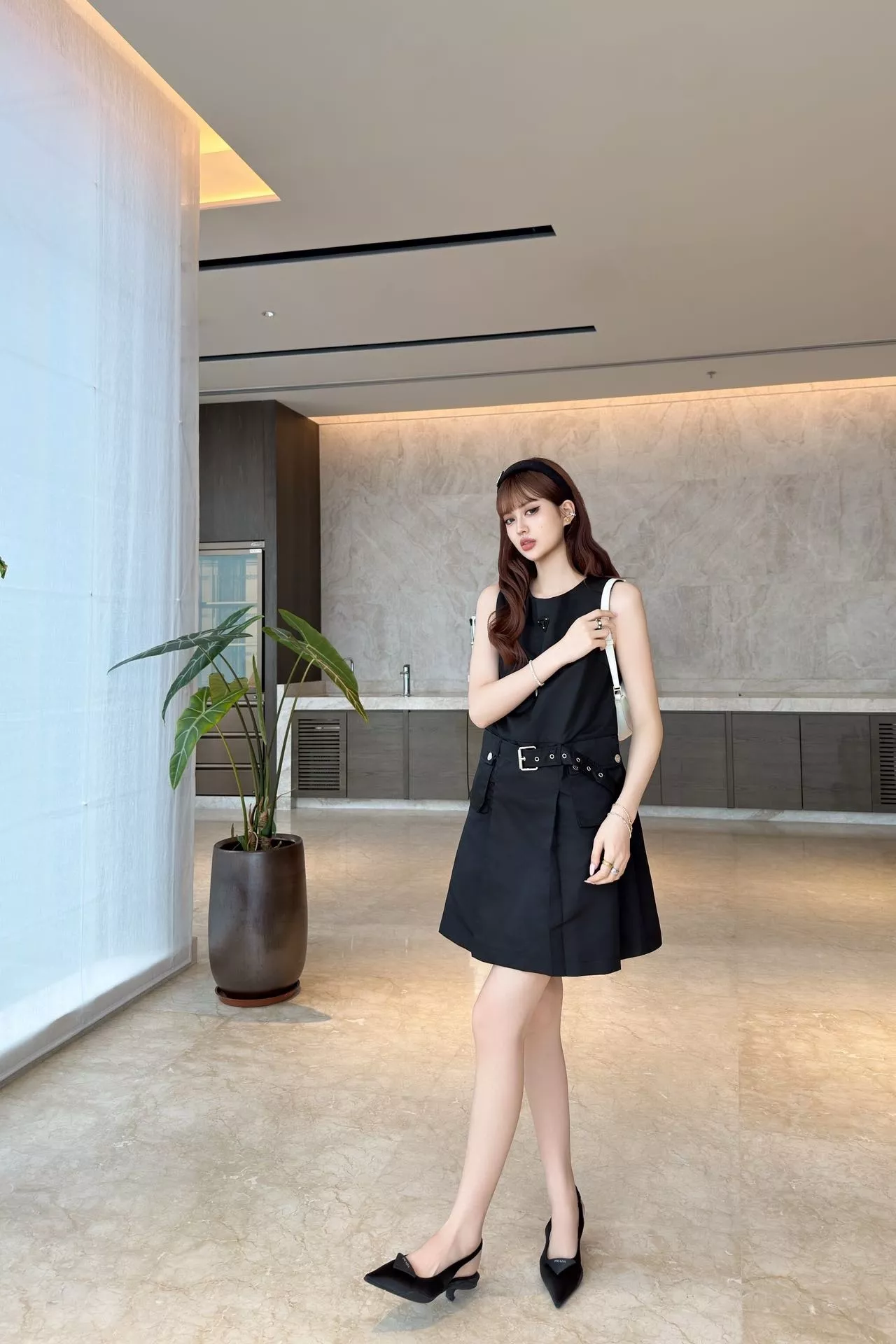 프라다 블랙 공업풍 민소매 원피스 상세 이미지 16