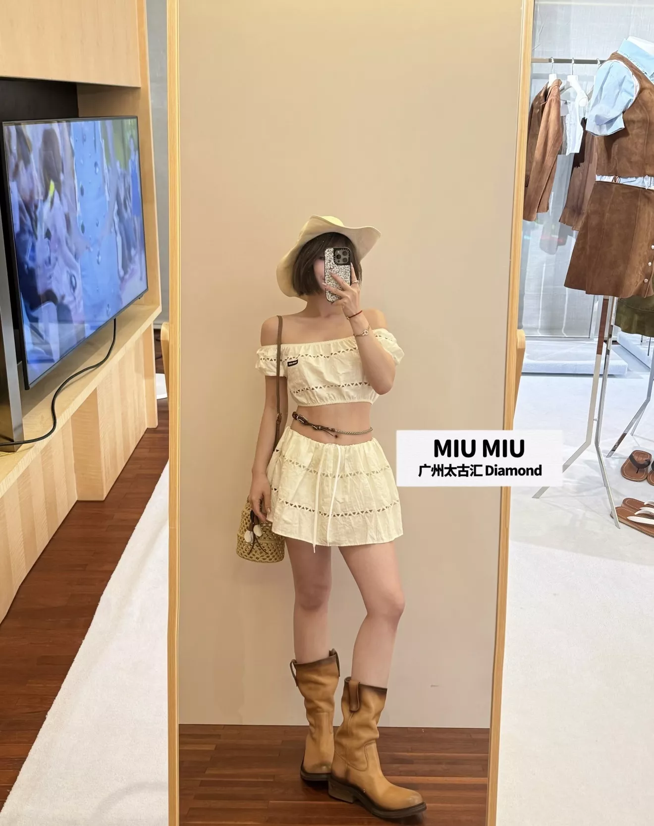 미우미우 펀칭 디테일 크롭 블라우스 상세 이미지 12