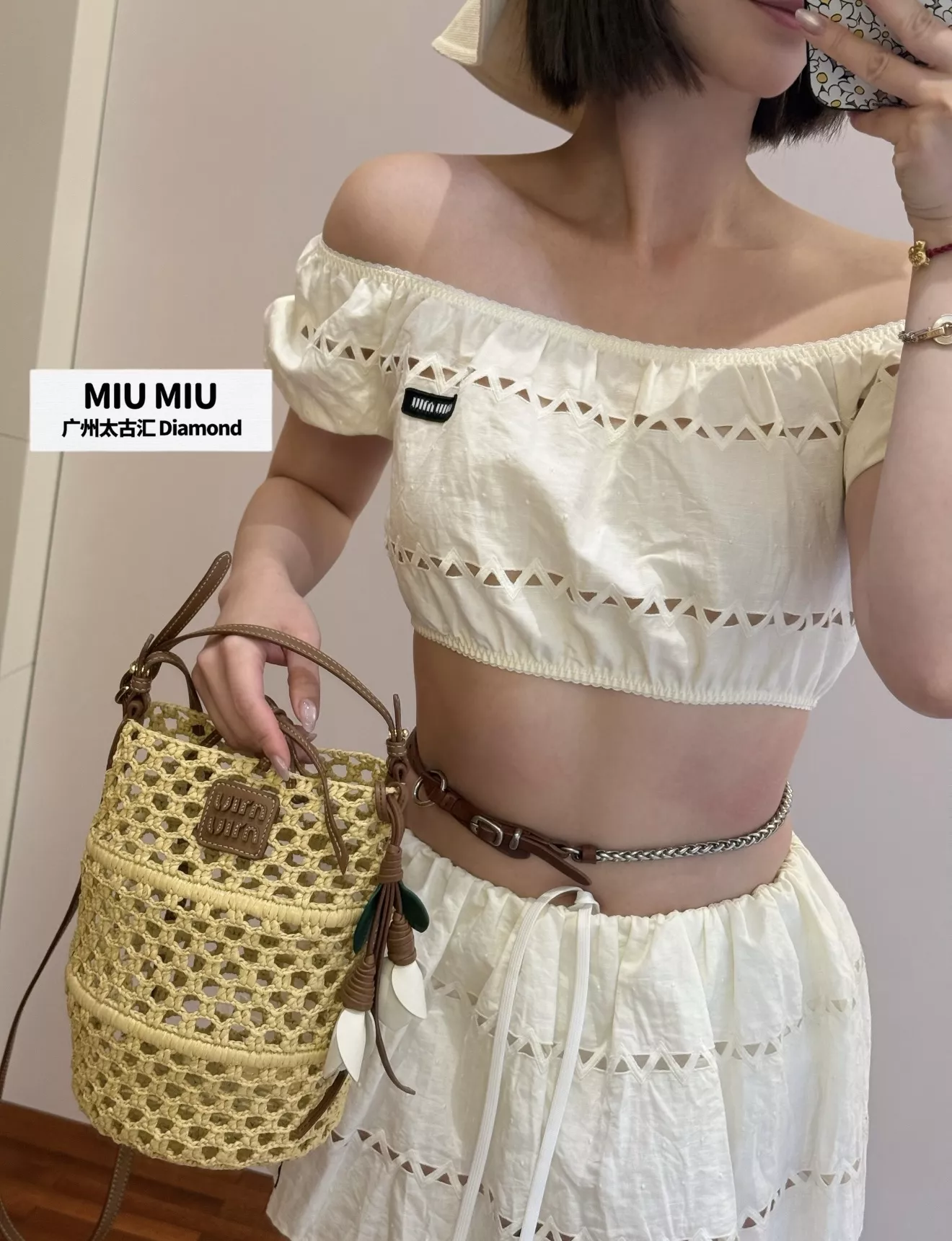 미우미우 펀칭 디테일 크롭 블라우스 상세 이미지 11