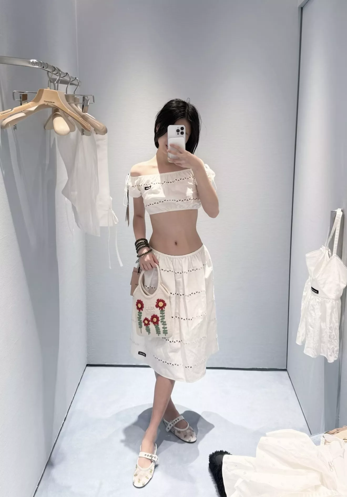 미우미우 펀칭 디테일 크롭 블라우스 상세 이미지 17