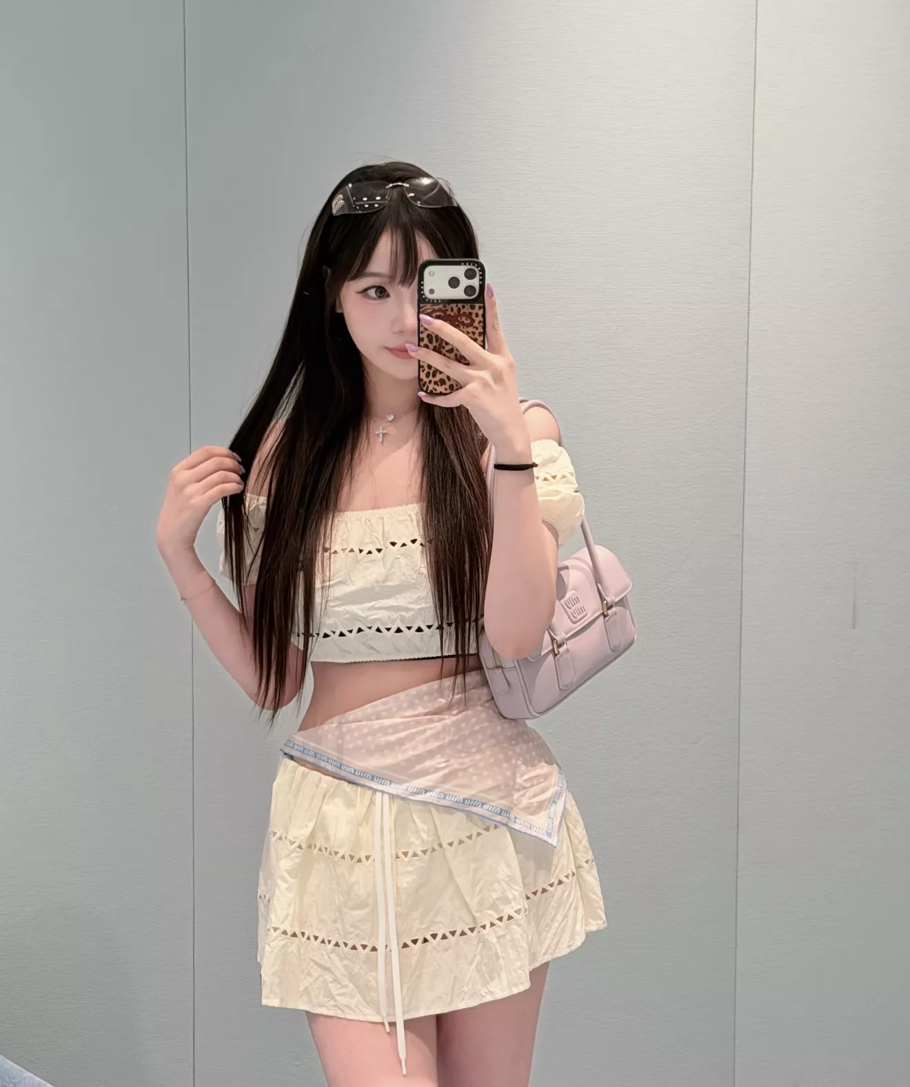 미우미우 펀칭 디테일 크롭 블라우스 상세 이미지 14