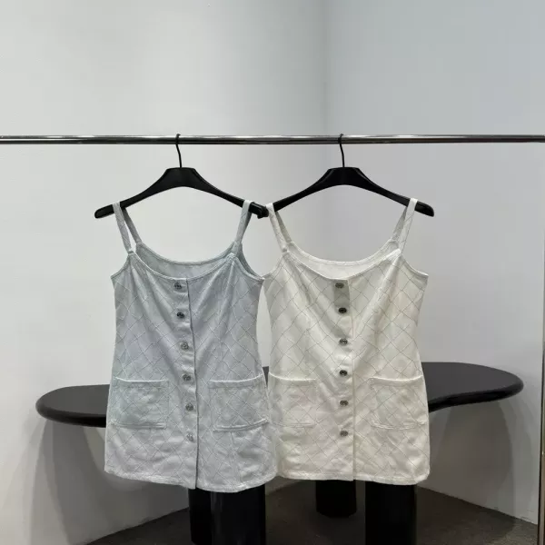 샤넬 퀼팅 패턴 슬리브리스 원피스
