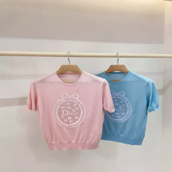 디올 메달리온 패치 반소매 니트