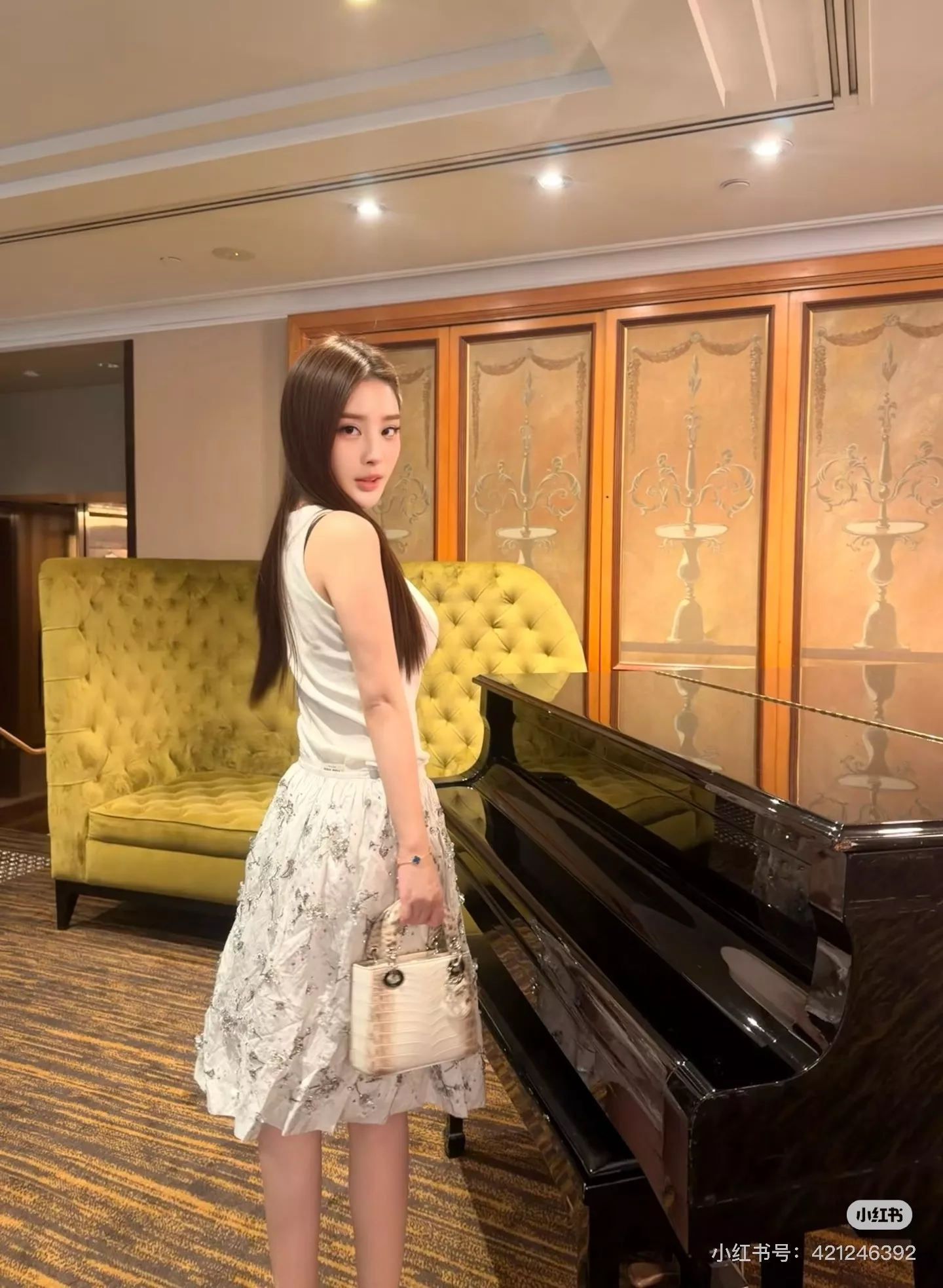 미우미우 플라워 장식 디테일 미니 스커트 상세 이미지 2