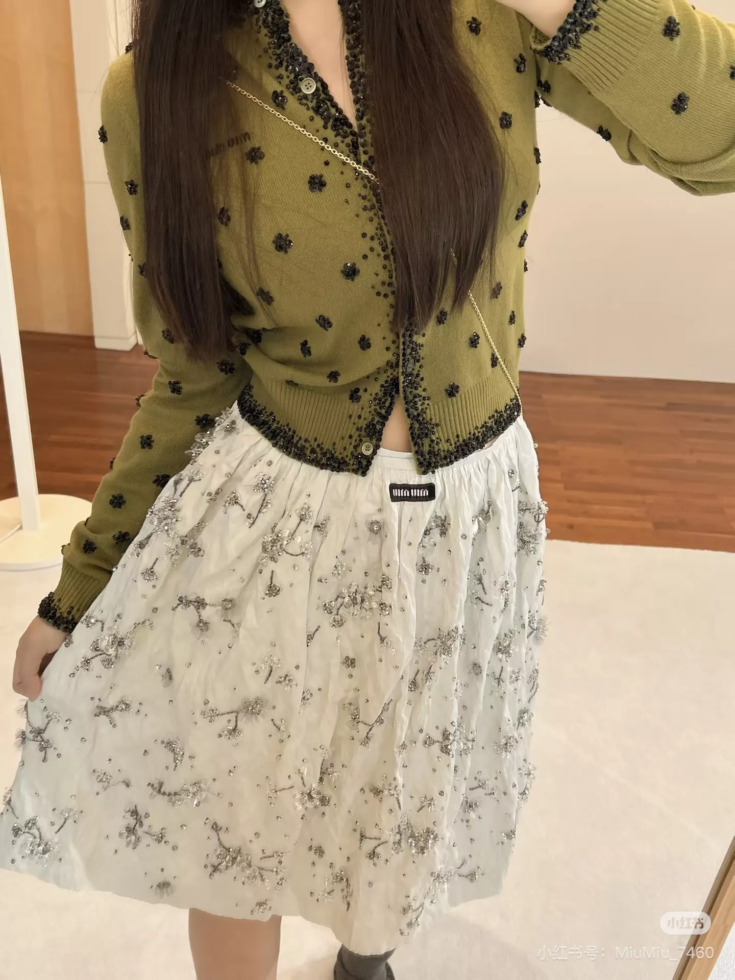 미우미우 플라워 장식 디테일 미니 스커트 상세 이미지 9