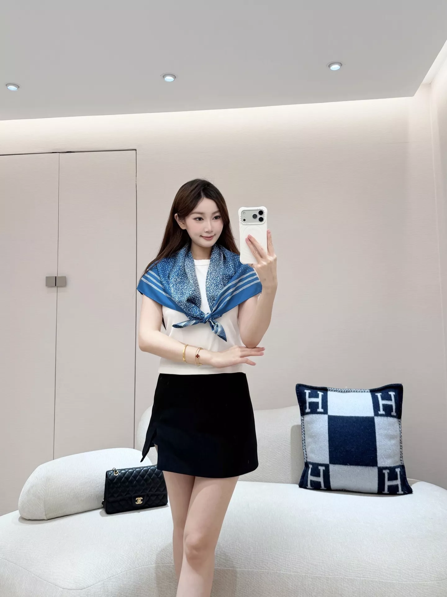 샤넬 실크 더블C 정사각 스카프 상세 이미지 12
