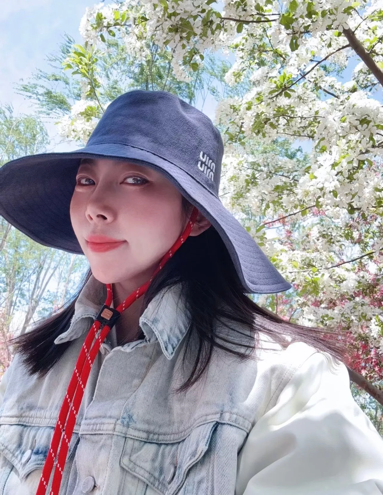 미우미우 자수 로고 버킷햇 상세 이미지 5