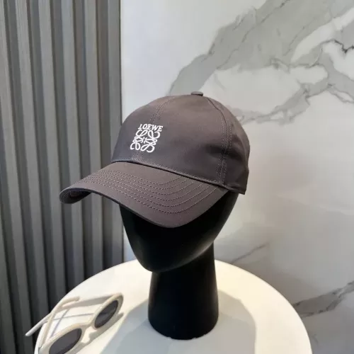 로에베 자수 디테일 베이스볼 캡
