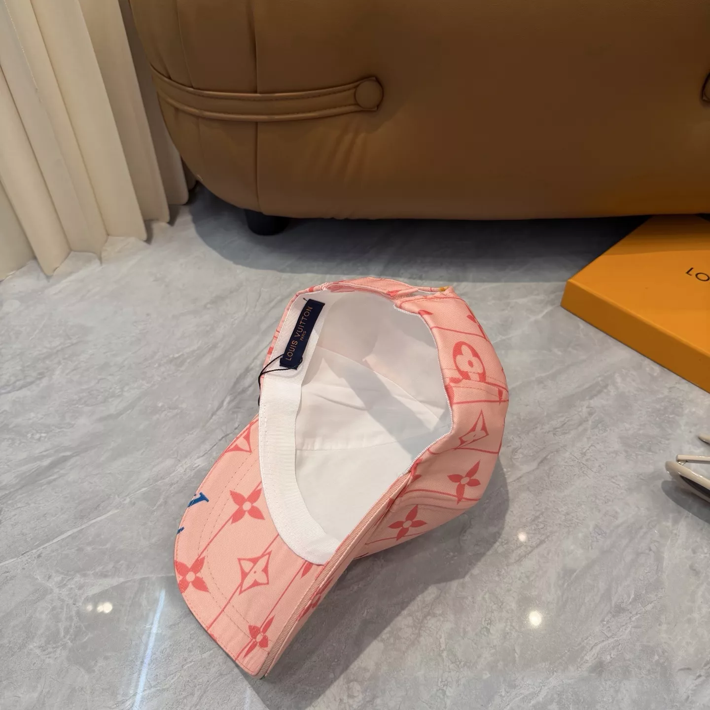 루이비통 모노그램 패턴 볼캡 상세 이미지 4