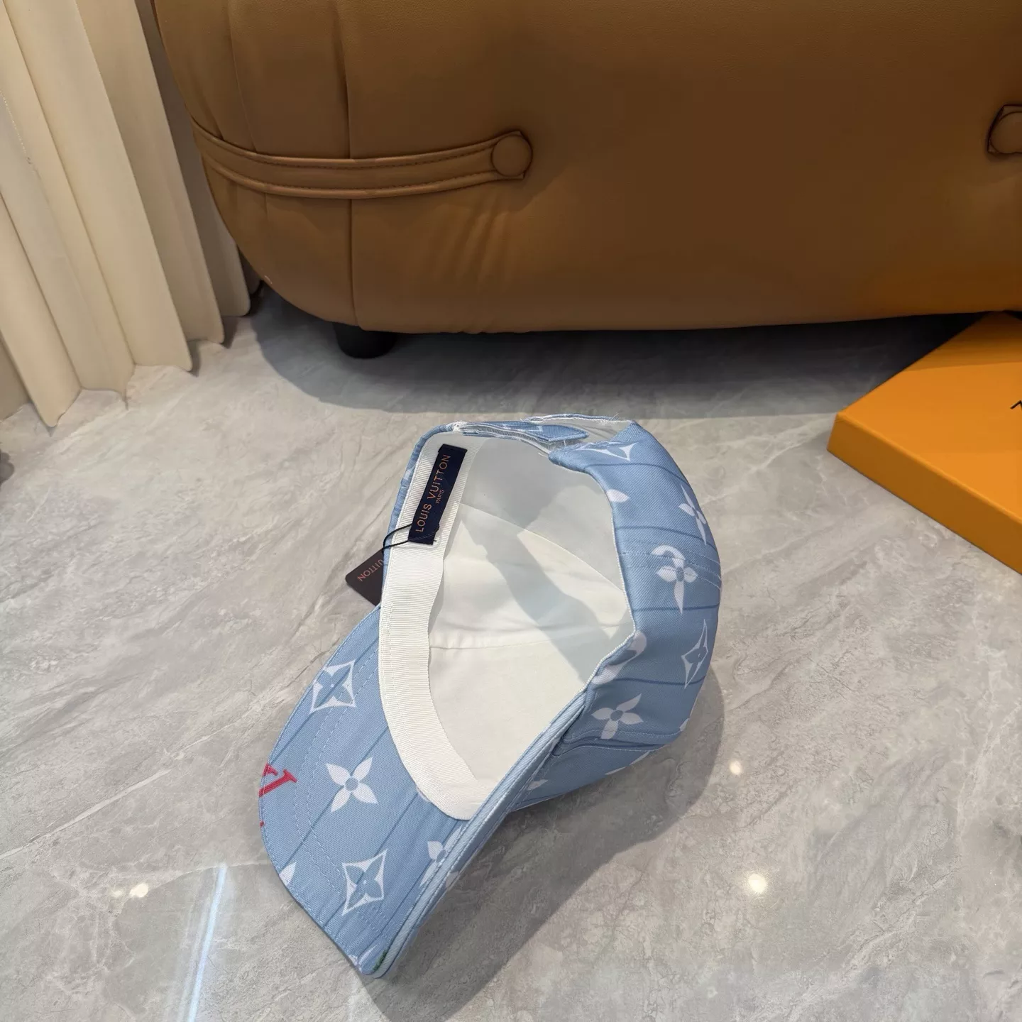 루이비통 모노그램 패턴 볼캡 상세 이미지 3