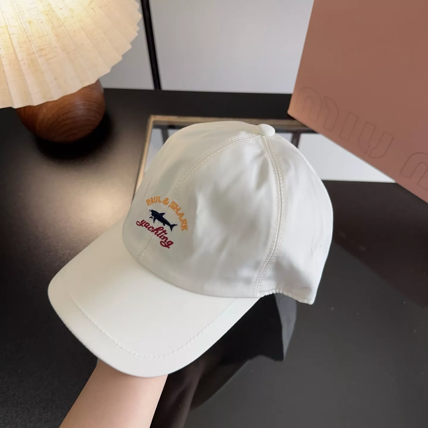 메종키츠네 샤크 자수 로고 볼캡 상세 이미지 5