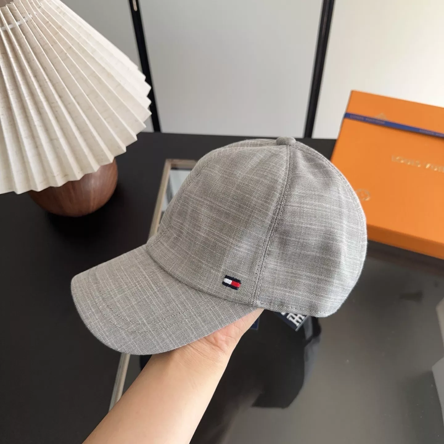 타미힐피거 로고 자수 볼캡 상세 이미지 2