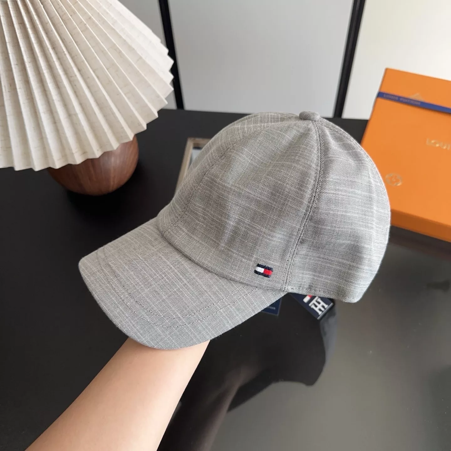 타미힐피거 로고 자수 볼캡 상세 이미지 4