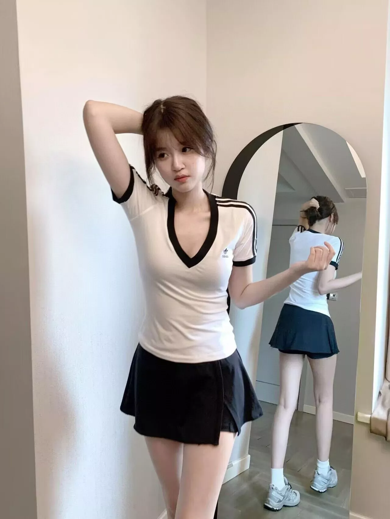 아디다스 브이넥 여성 반소매 티셔츠 상세 이미지 15