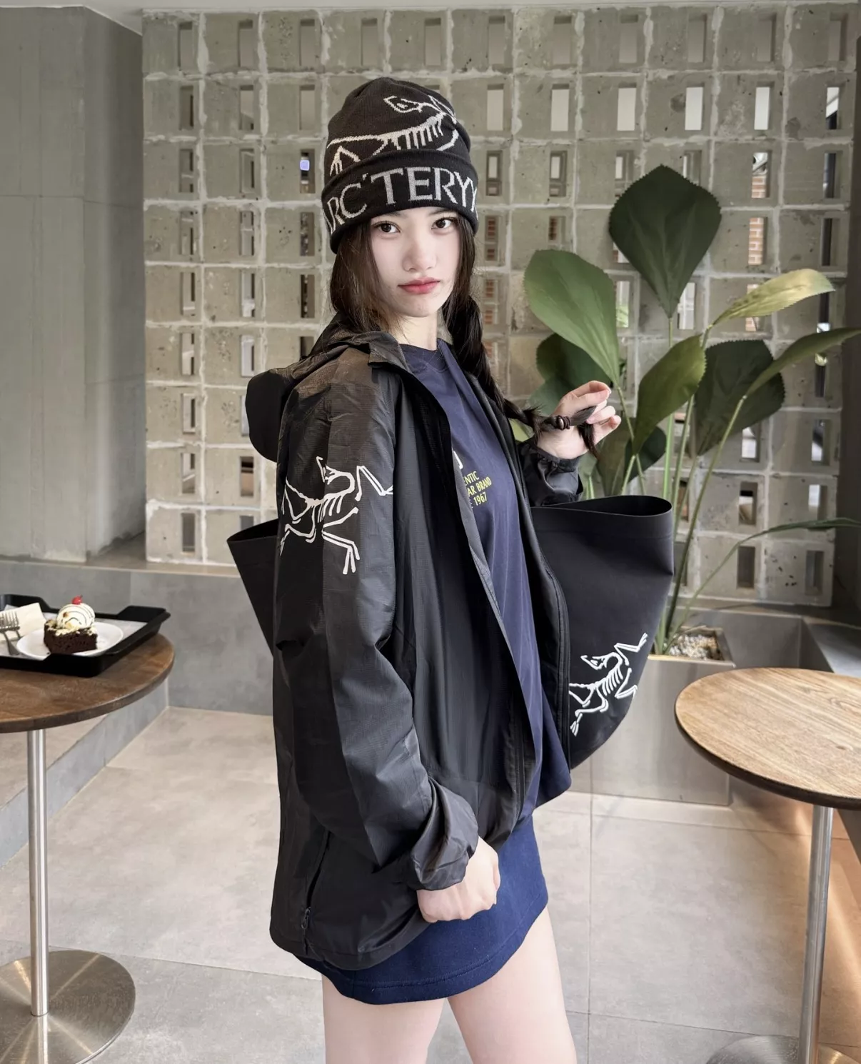 아크테릭스 경량 후드 바람막이 재킷 상세 이미지 38