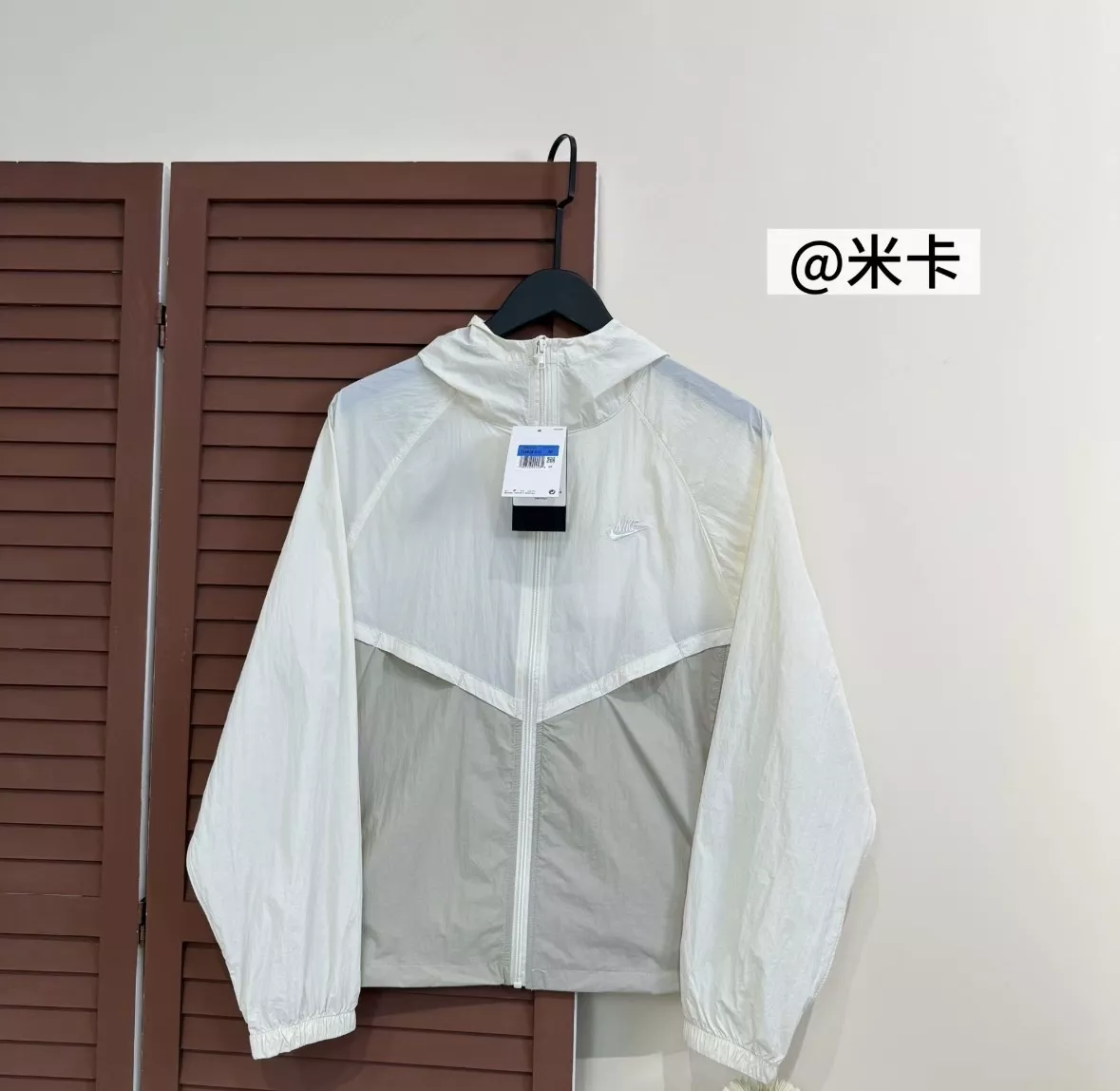 나이키 경량 후드 집업 자켓 상세 이미지 3