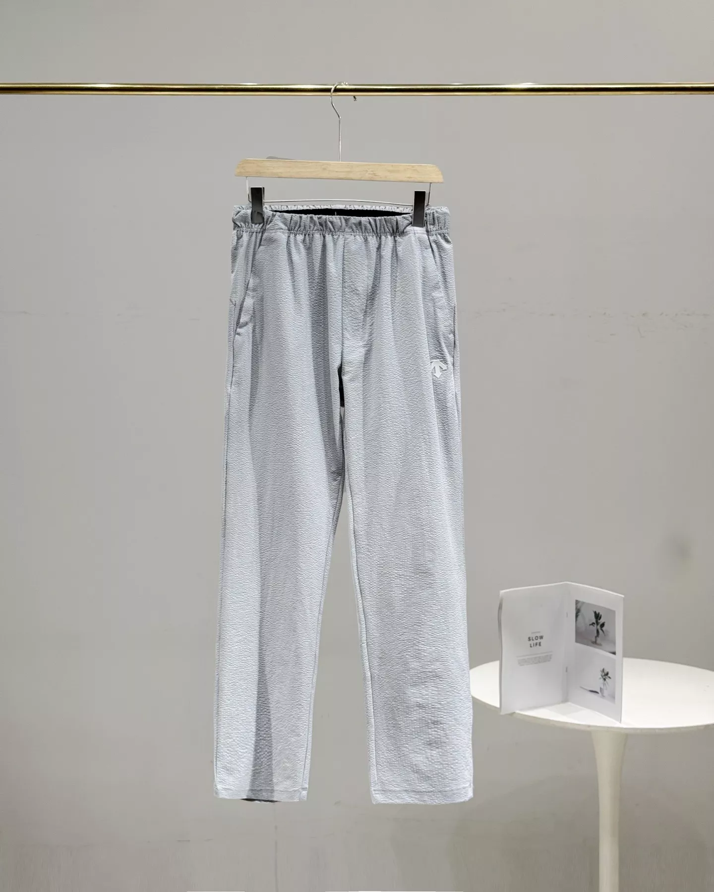 데상트 남녀공용 우븐 속건 롱 팬츠 상세 이미지 3