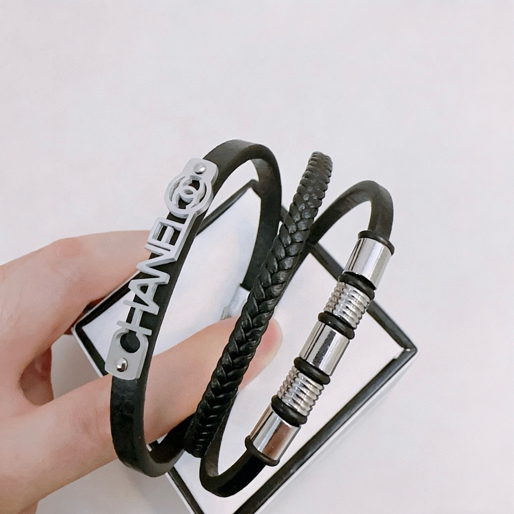 샤넬 소가죽 핸드 스트랩 체인 팔찌