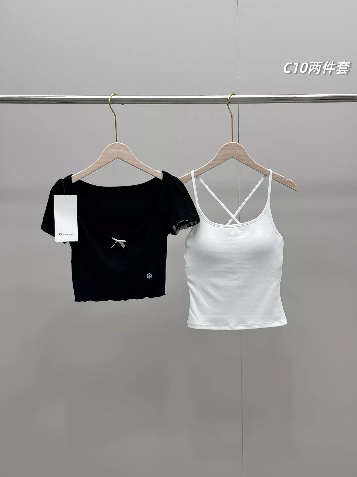 룰루레몬 반소매 티셔츠와 브라 패드 내장 민소매 탑 구성의 여성 투피스 세트 상세 이미지 2