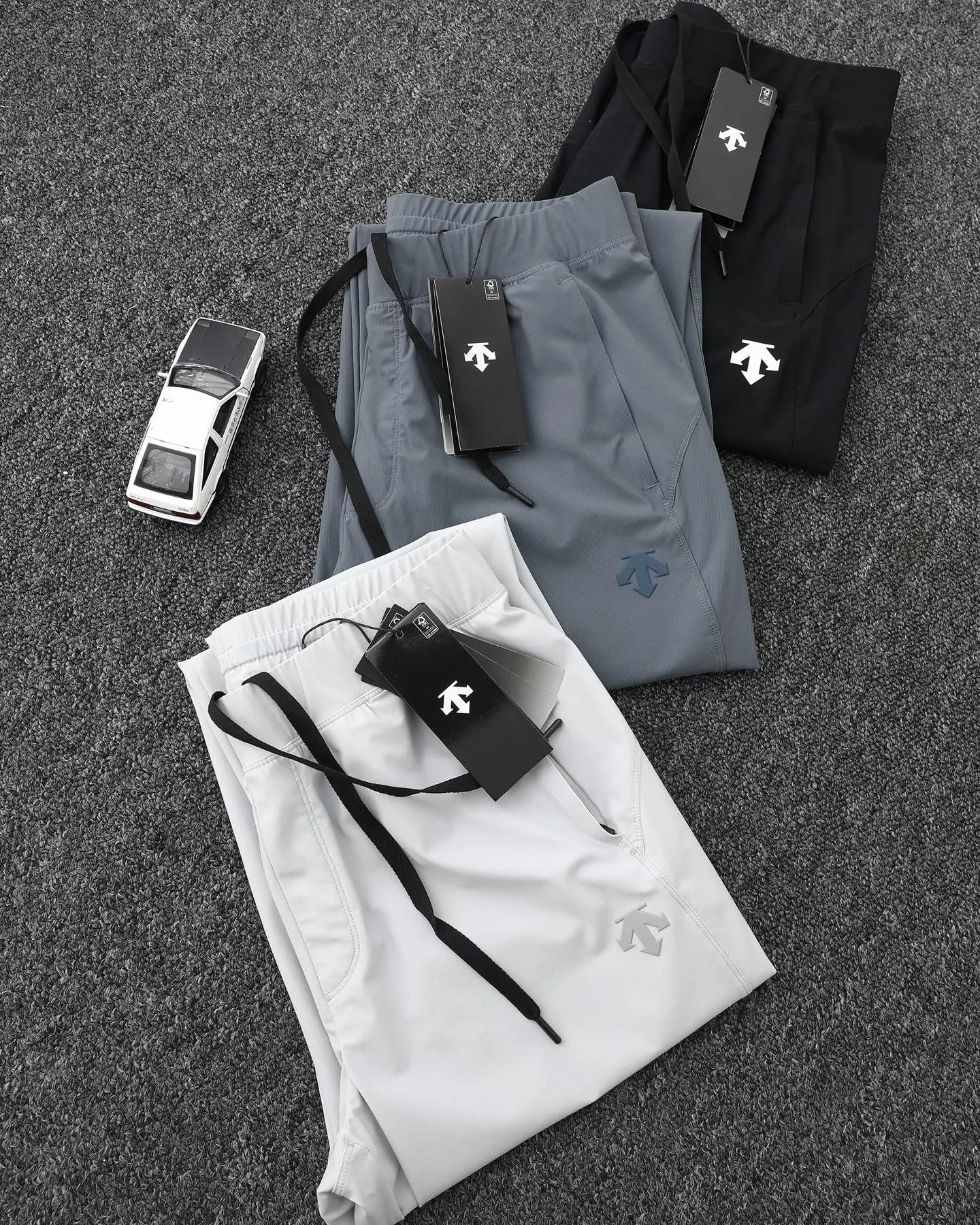 데상트 남녀공용 경량 속건 캐주얼 팬츠 상세 이미지 7