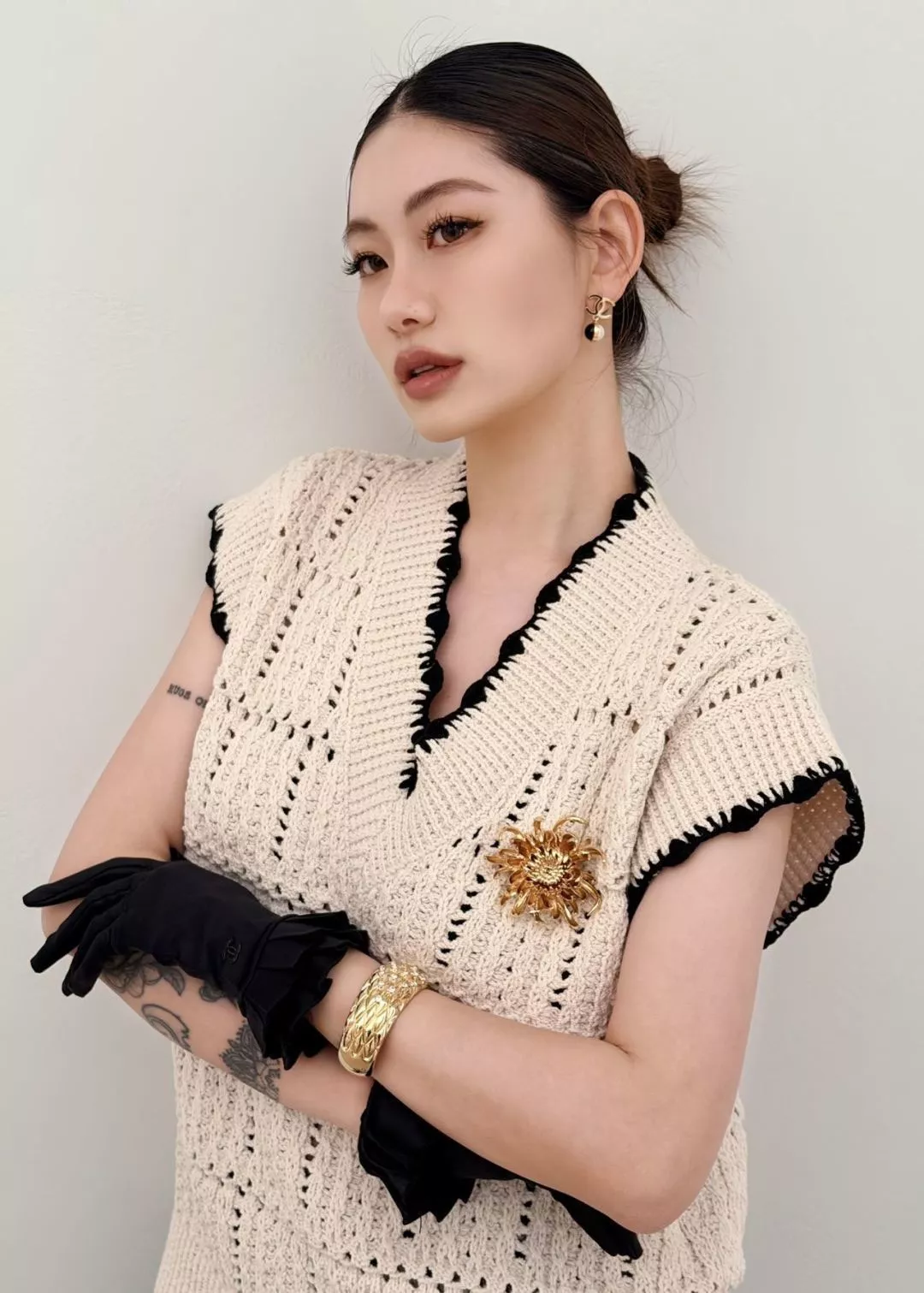 샤넬 블랙 화이트 배색 진주 귀걸이 상세 이미지 10
