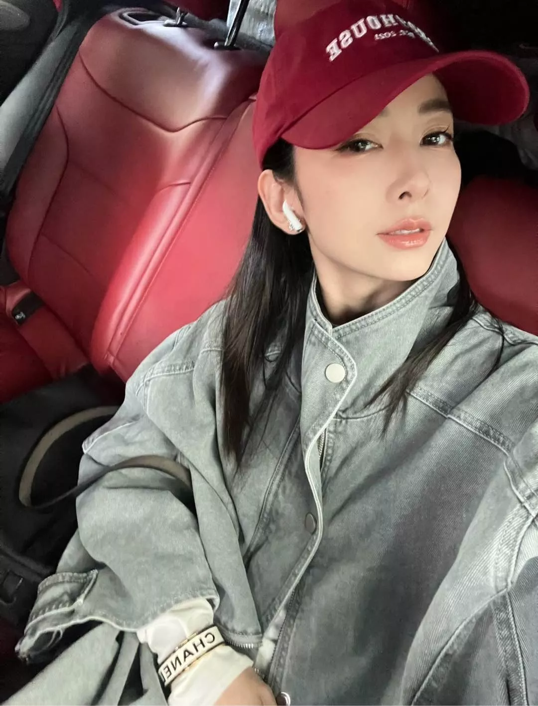 샤넬 블랙 화이트 에나멜 레터 오픈형 팔찌 상세 이미지 30