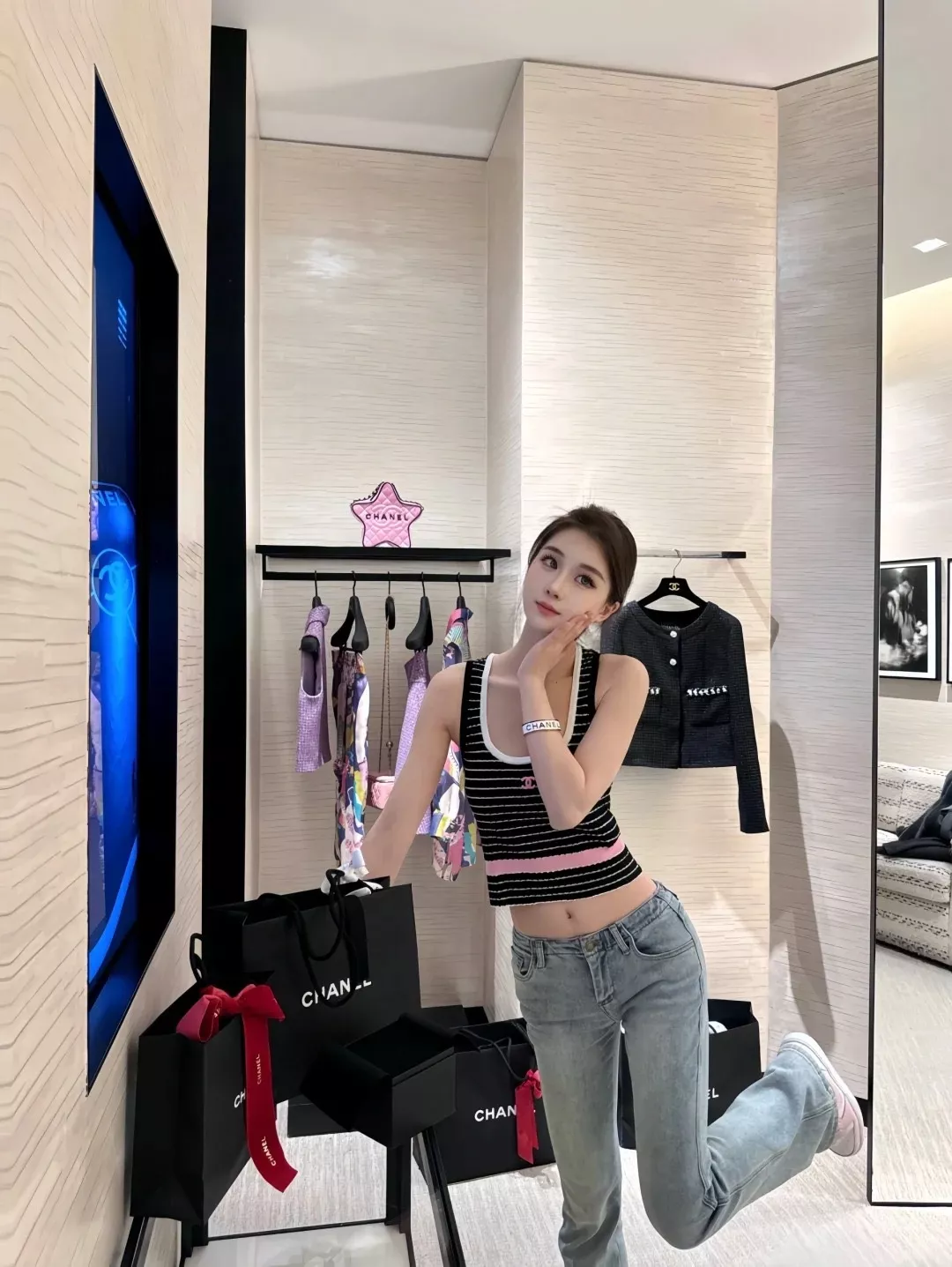 샤넬 블랙 화이트 에나멜 레터 오픈형 팔찌 상세 이미지 33