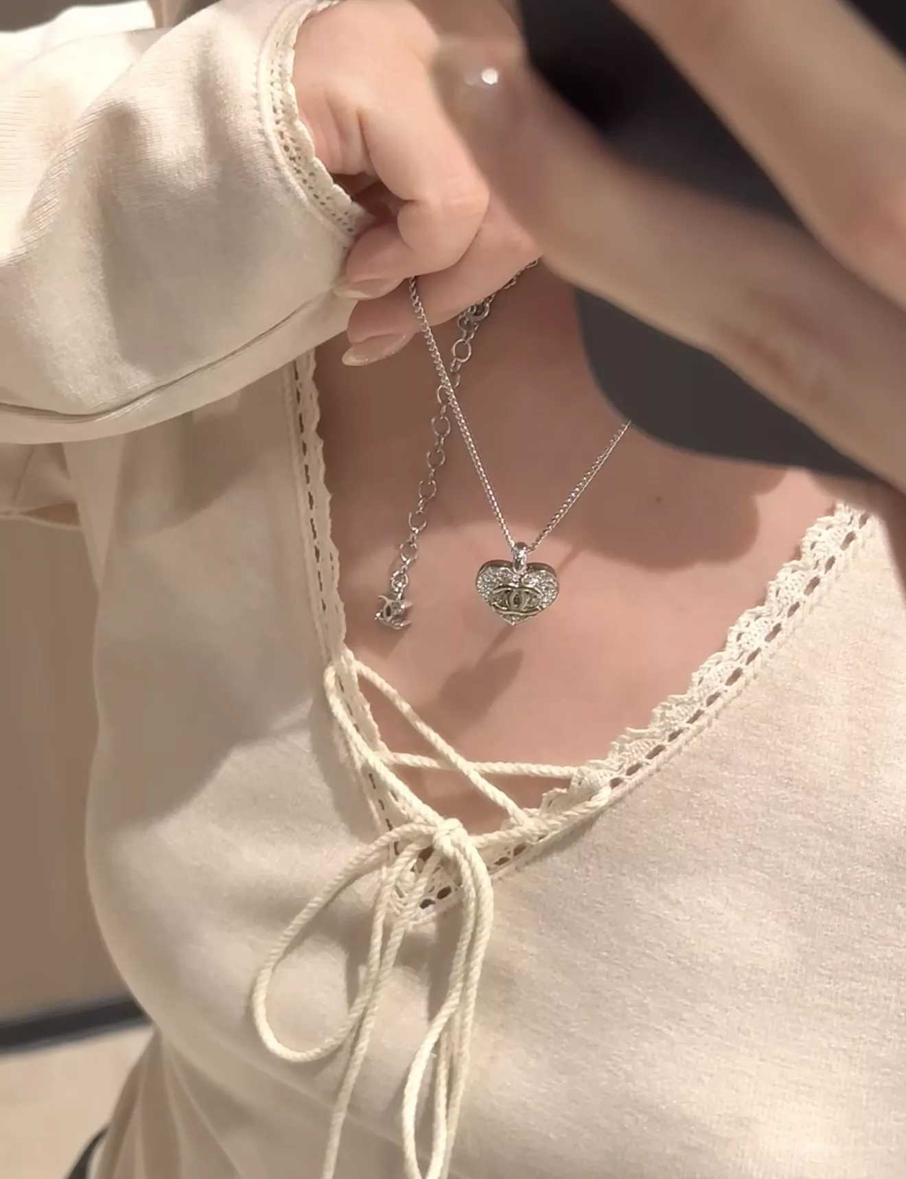 샤넬 풀 다이아 하트 더블C 목걸이 상세 이미지 13