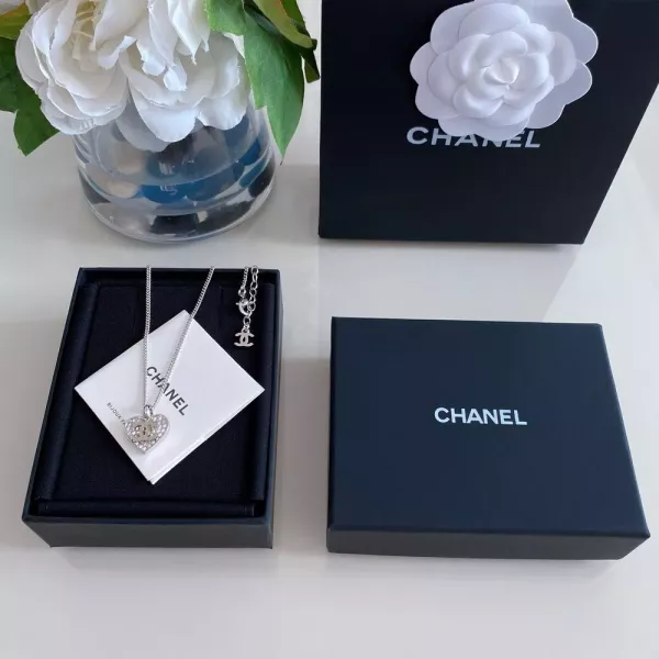 샤넬 풀 다이아 하트 더블C 목걸이