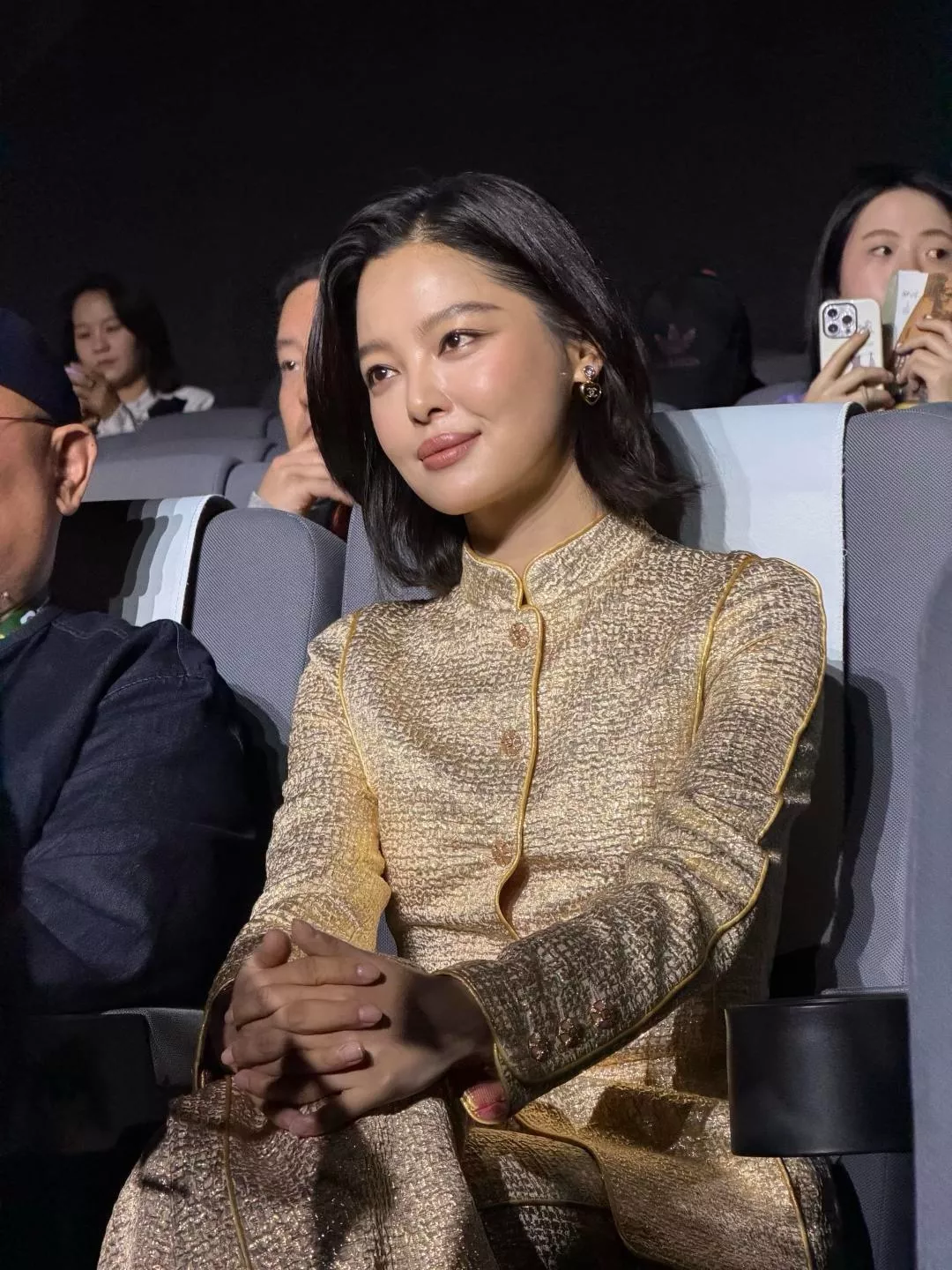 샤넬 블랙 골드 하트 더블 C 귀걸이 상세 이미지 10