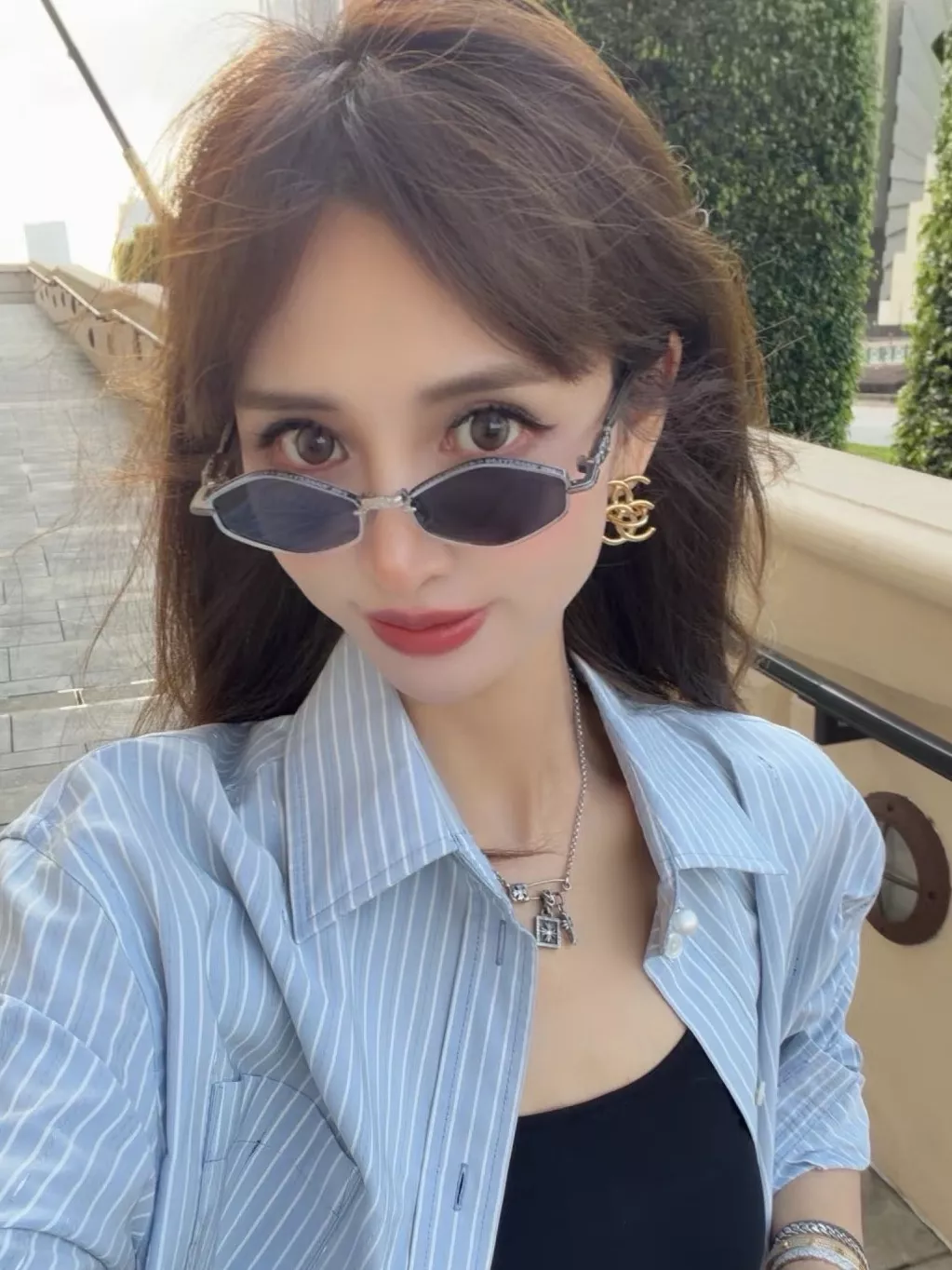 샤넬 겹쳐진 더블 C 디자인 귀걸이 상세 이미지 28