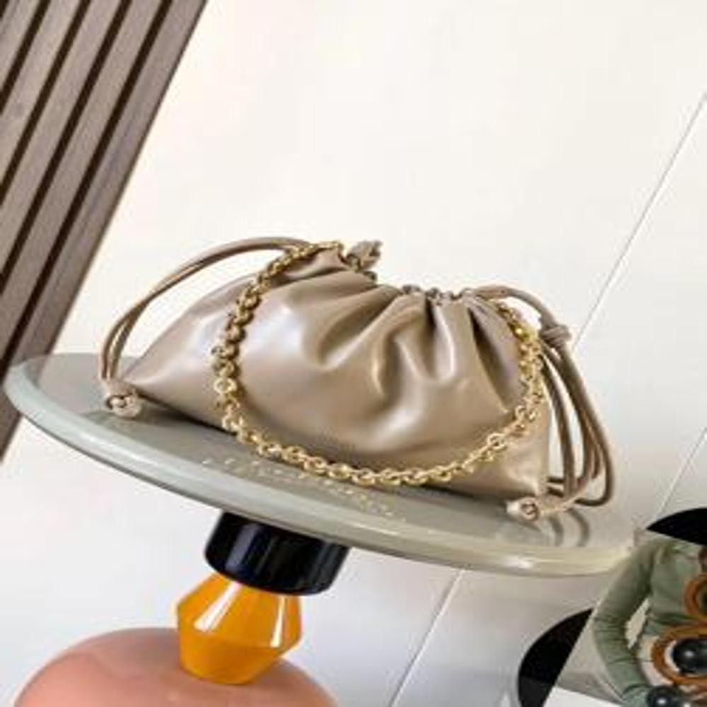 로에베 플라멩코 퍼스(Flamenco Purse) 미디엄