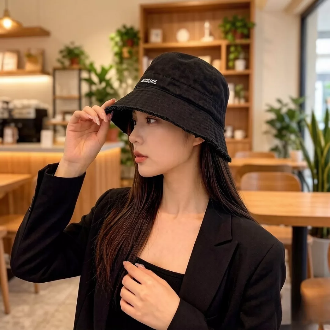 자크뮈스 심플 라인 디테일 버킷햇 상세 이미지 8