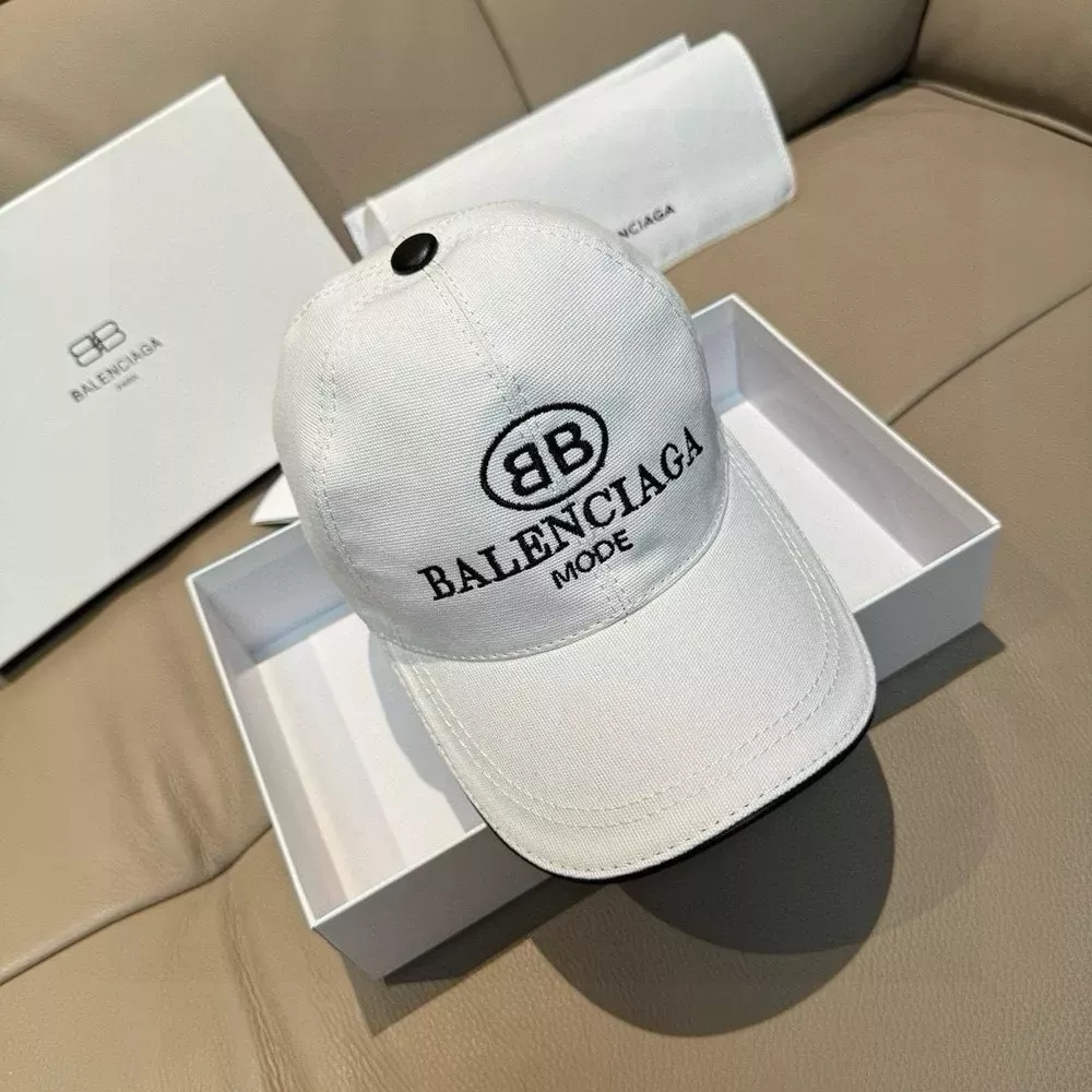 발렌시아가 로고 자수 볼캡