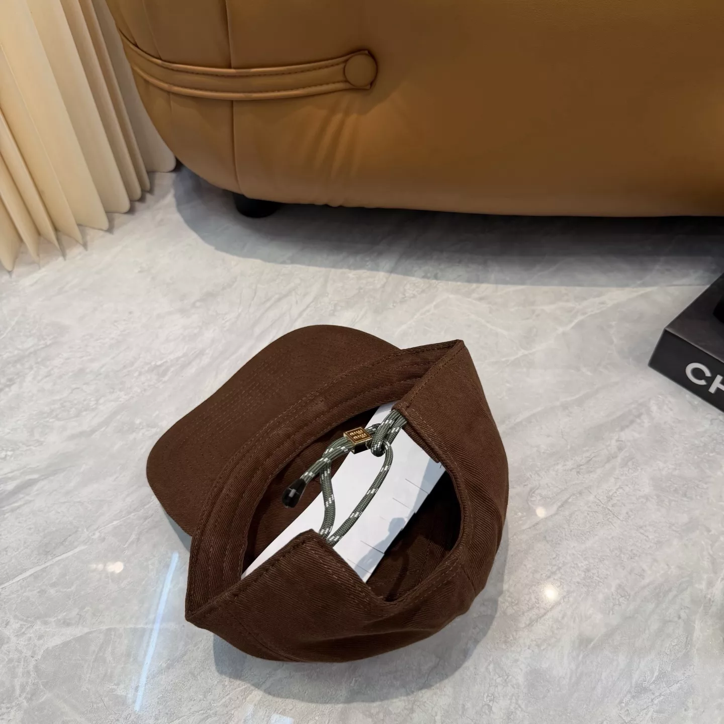 미우미우 자수 로고 볼캡 상세 이미지 3