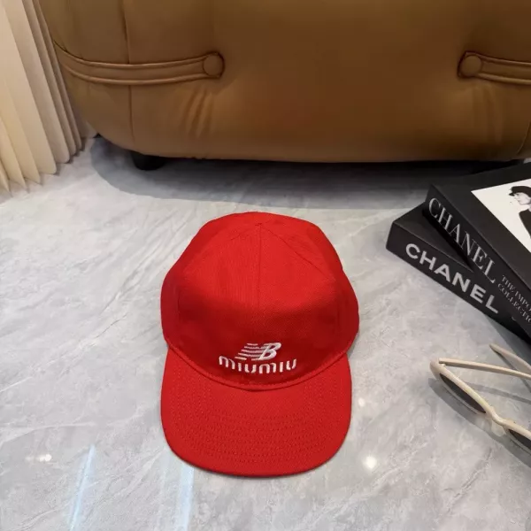 미우미우 자수 로고 볼캡