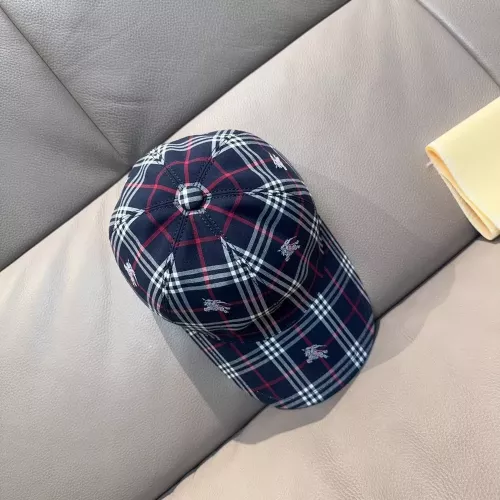 버버리 체크 패턴 볼캡