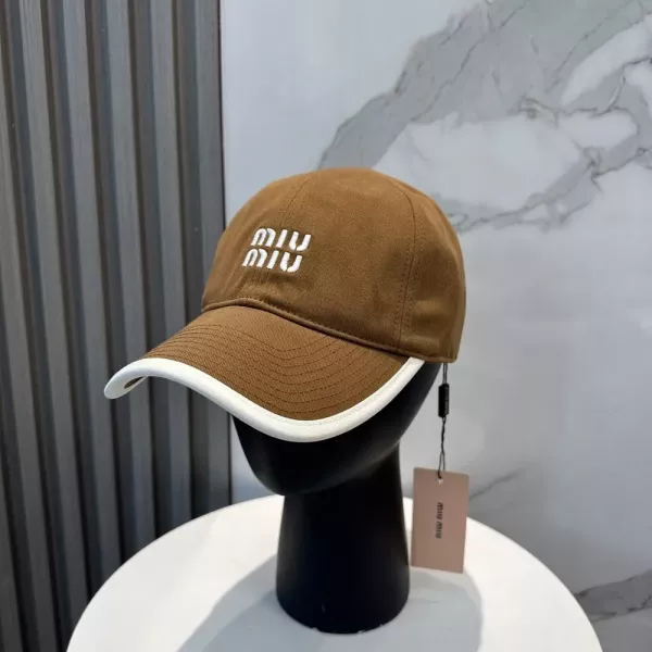 미우미우 자수 로고 볼캡