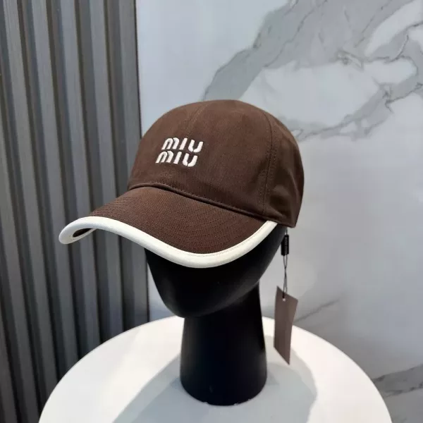 미우미우 자수 로고 볼캡