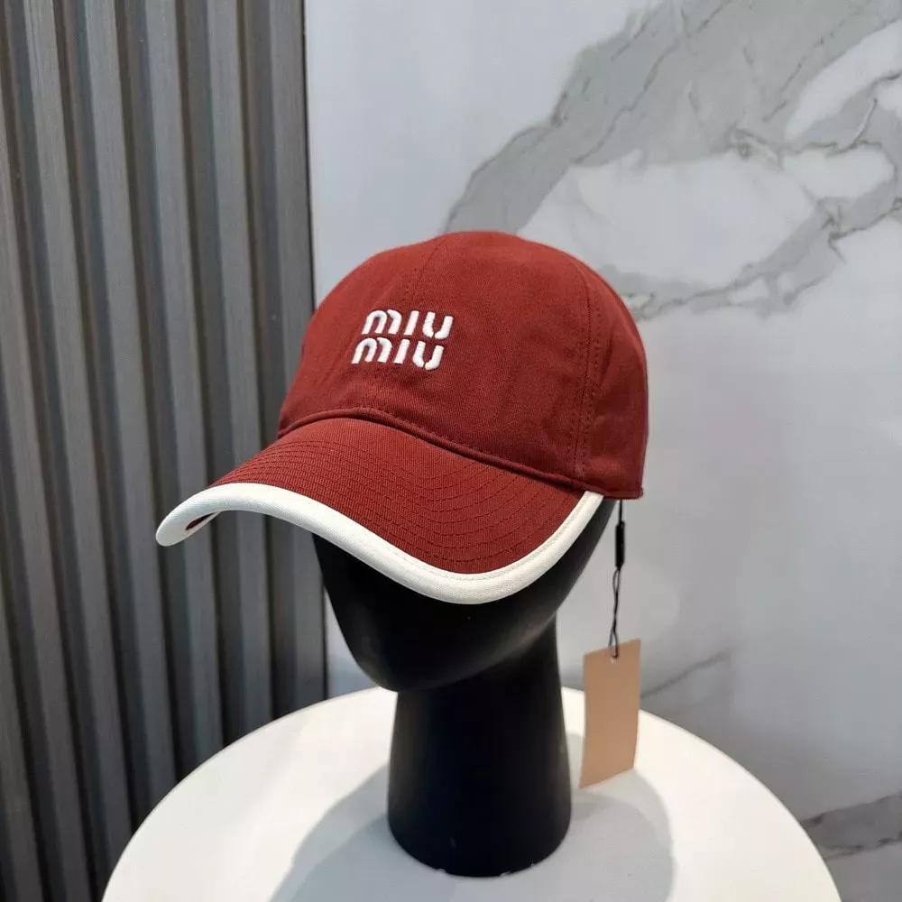미우미우 자수 디테일 볼캡