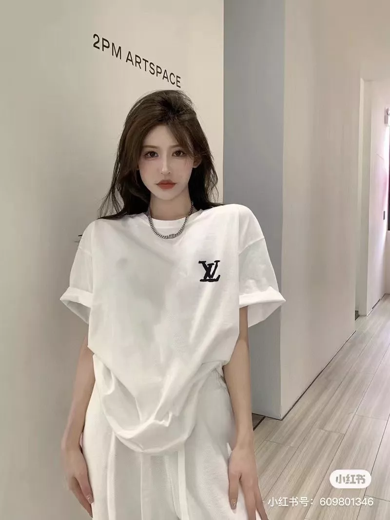 루이비통 클래식 로고 프린트 라운드넥 반소매 티셔츠 상세 이미지 4