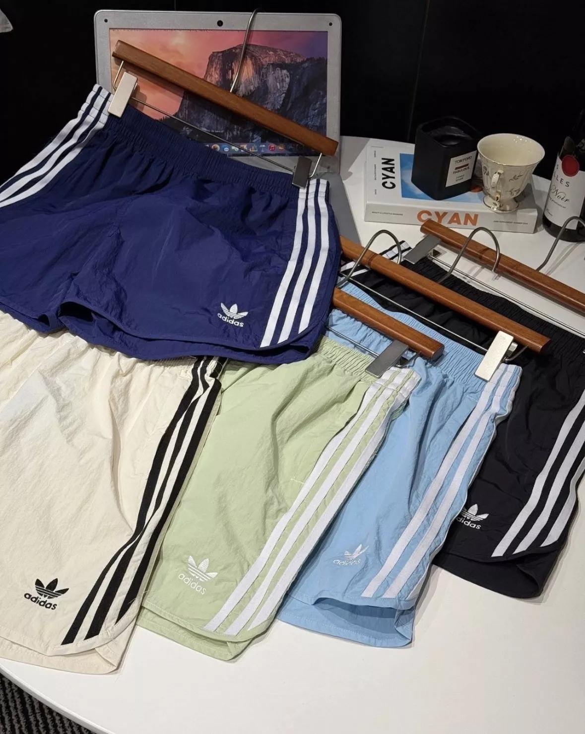 아디다스 삼선 배색 포인트 캐주얼 운동 하프 팬츠 상세 이미지 2